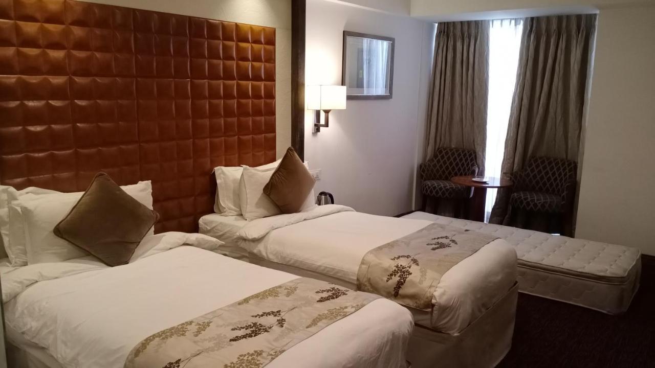Regenta Central Hotel & Convention Centre Нагпур Екстериор снимка