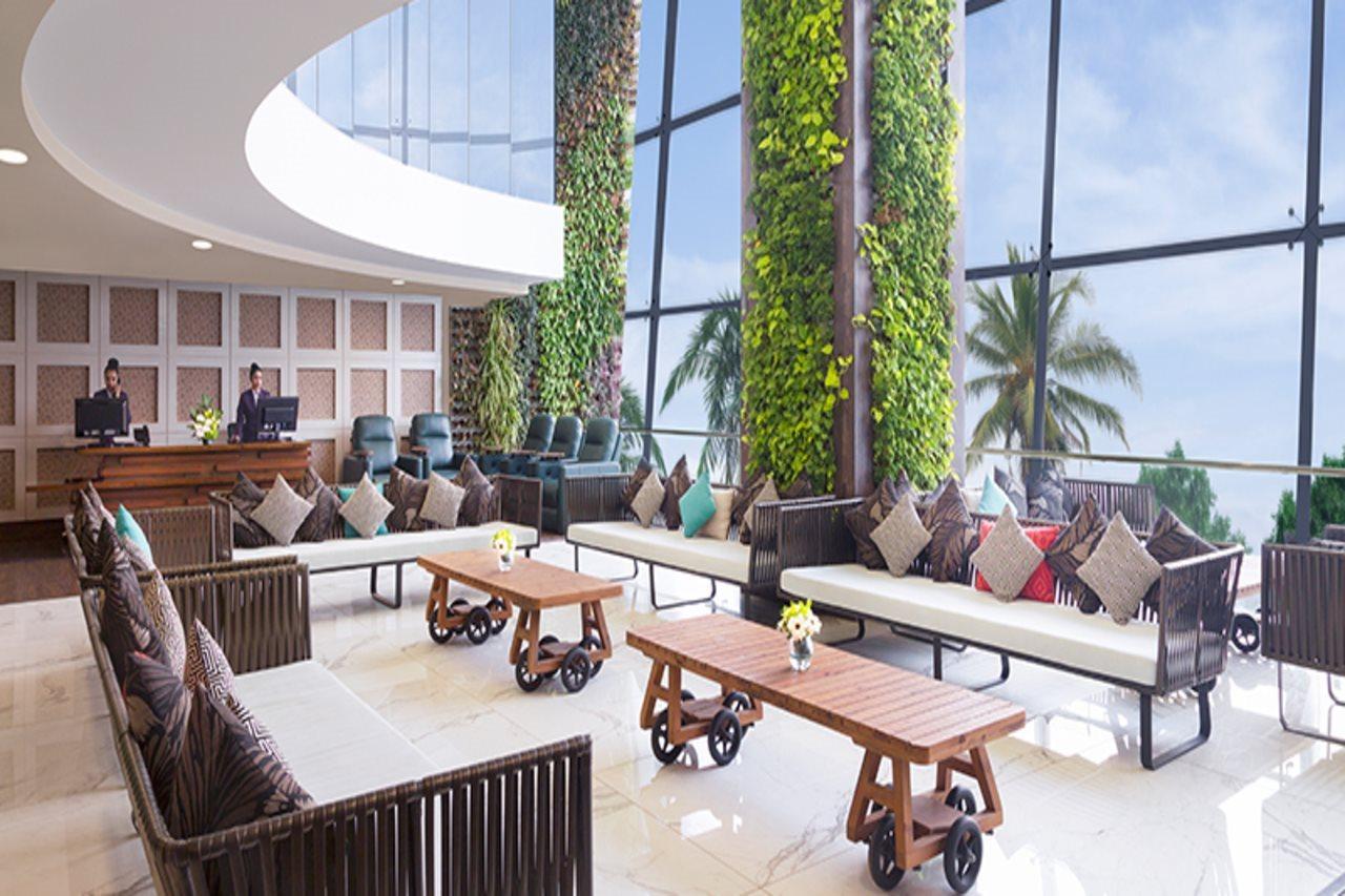 Regenta Central Hotel & Convention Centre Нагпур Екстериор снимка