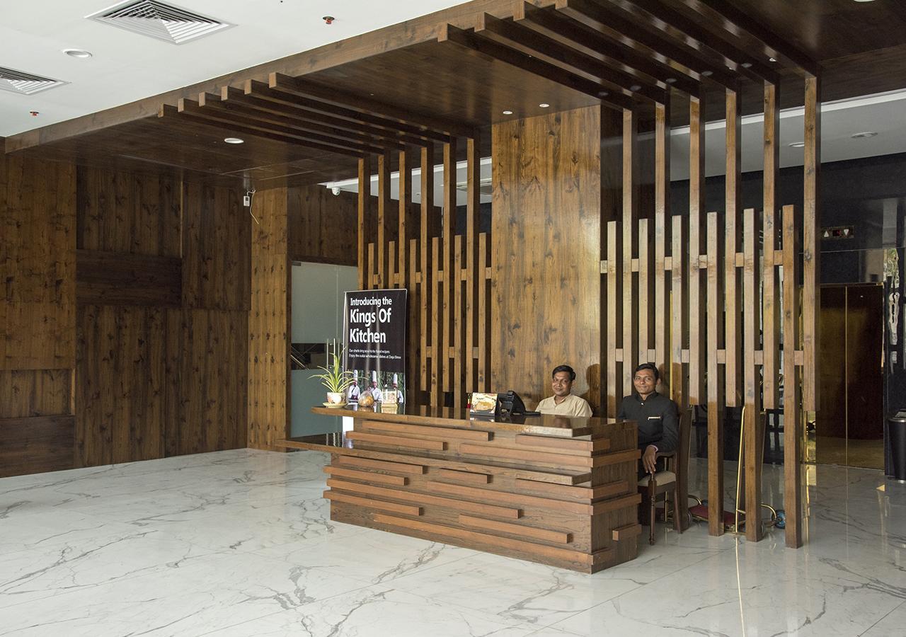 Regenta Central Hotel & Convention Centre Нагпур Екстериор снимка