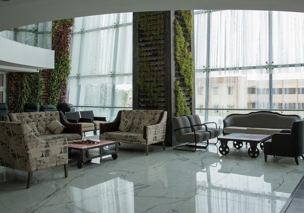 Regenta Central Hotel & Convention Centre Нагпур Екстериор снимка