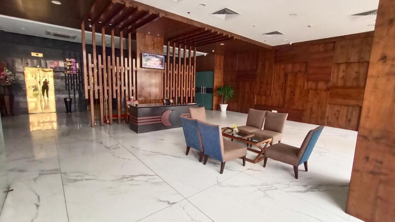 Regenta Central Hotel & Convention Centre Нагпур Екстериор снимка